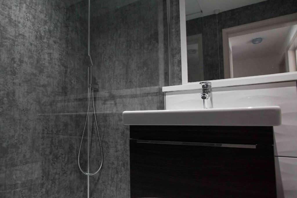 Stunning 2 Bed Apartment With Sea Views, פנזאנס מראה חיצוני תמונה